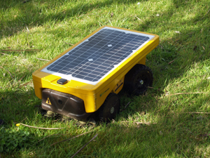 Le robot solaire Vitirover utilisé dans la vigne