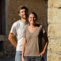 Visite vignoble. Rencontrez les vignerons, Charlotte et Clément de Béarn au Château de Jonquières, Jonquières, Languedoc-Roussillon